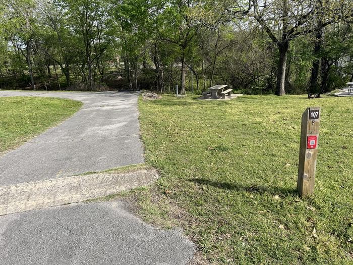 A photo of Site 107 of Loop HORSESHOE BEND at HORSESHOE BEND. Connects with Site 105.